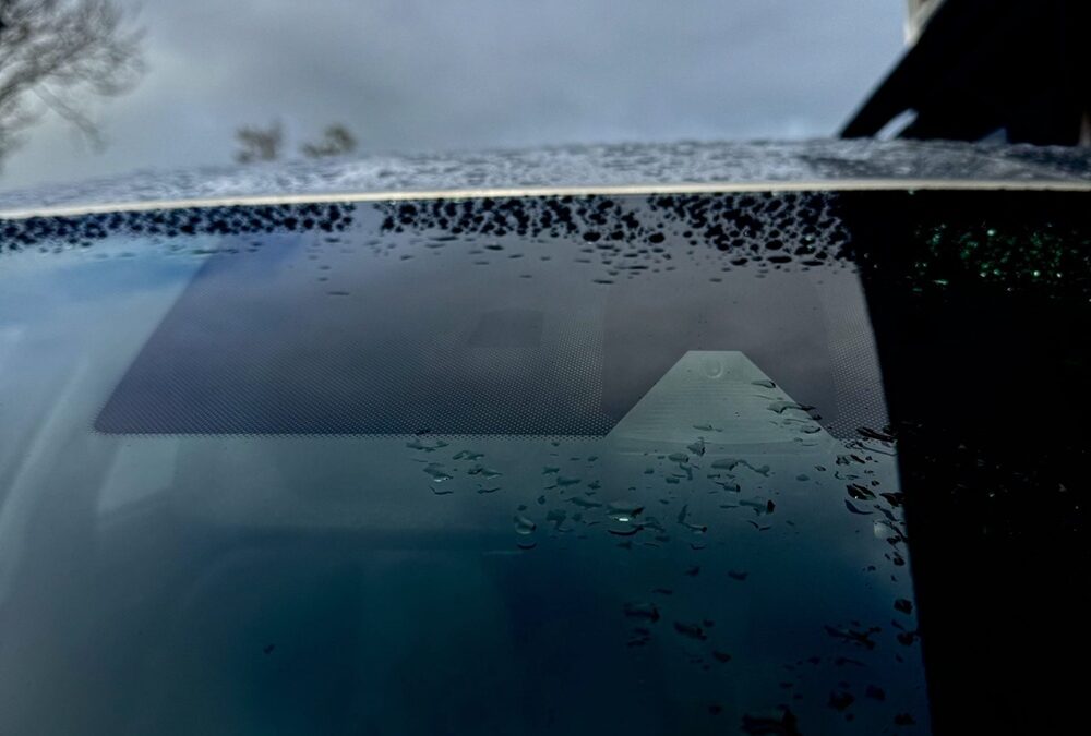 A Simple Guide to What an ADAS Windscreen Is